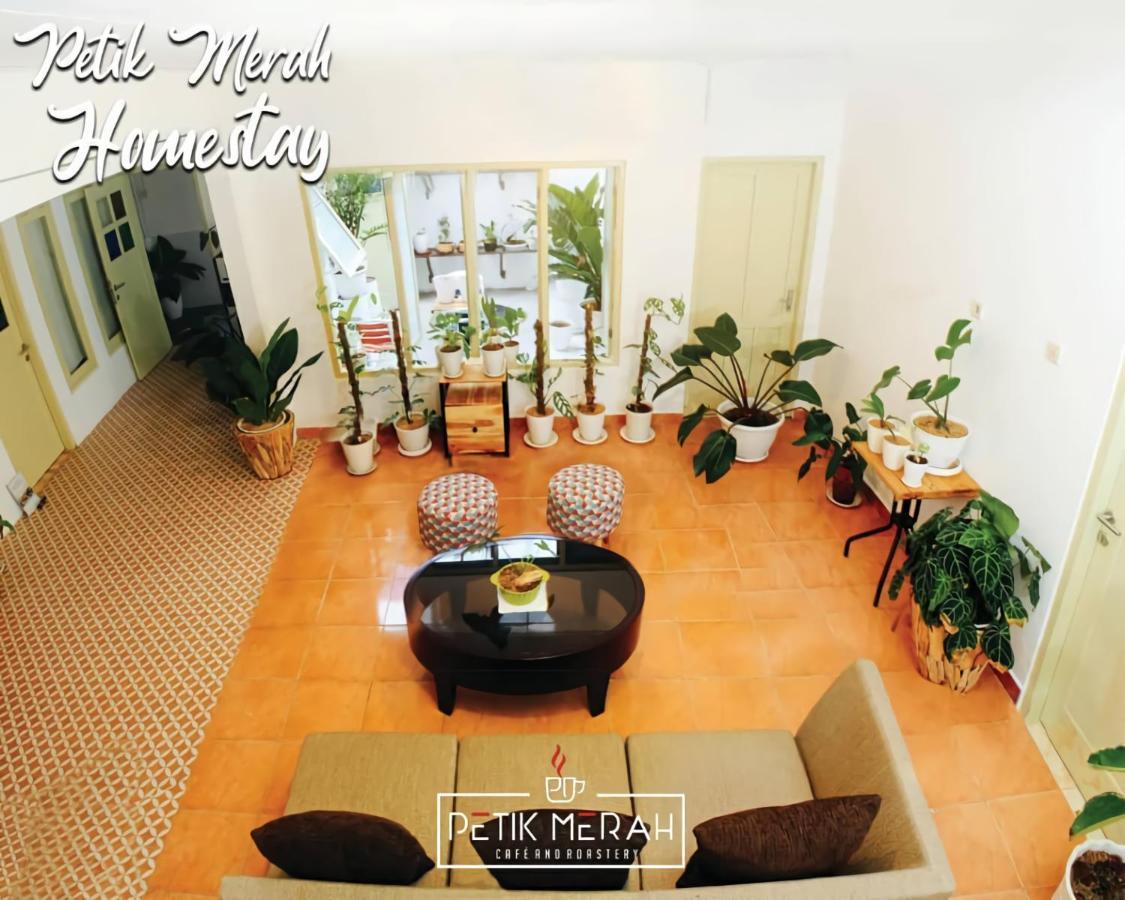 Petik Merah Homestay Pakualaman Exterior foto